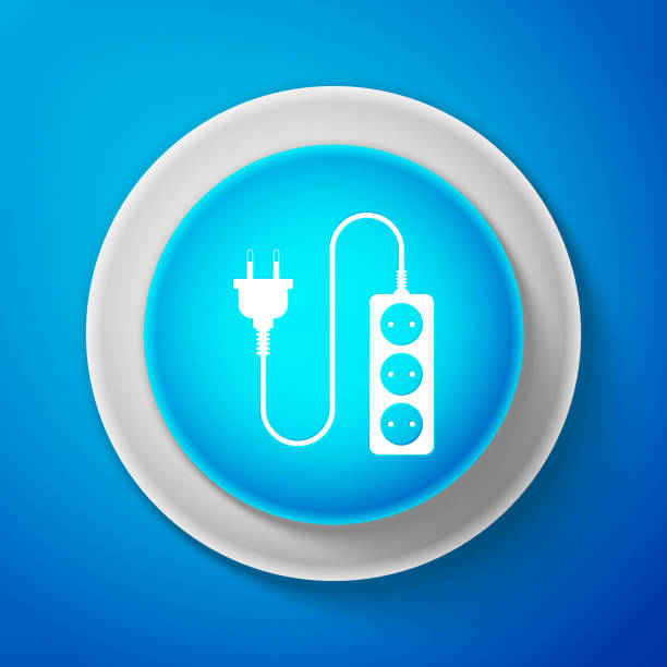 biała elektryczna ikona przedłużacza izolowana na niebieskim tle. gniazdo wtykowe. zakreśl niebieski przycisk z białą linią. ilustracja wektorowa - extension cord push button cable electric plug stock illustrations