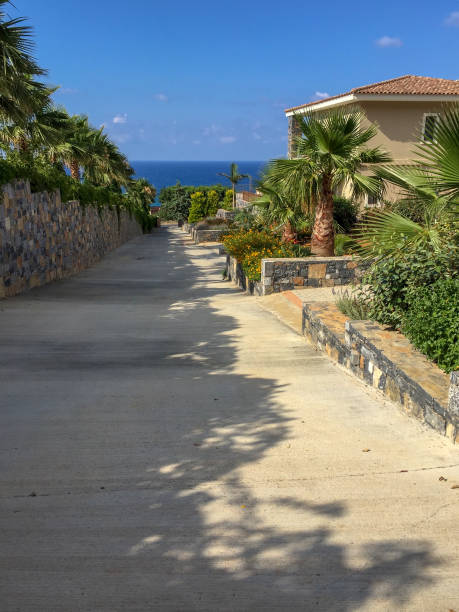 istock Road to the sea 960567548