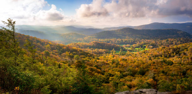 istock Sunset at Flat Rock Overlook - Blue Ridge Parkway, North Carolina 960567664