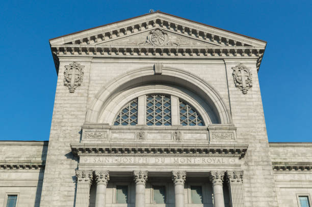 istock Saint Joseph's Oratory of Mount Royal 960587544