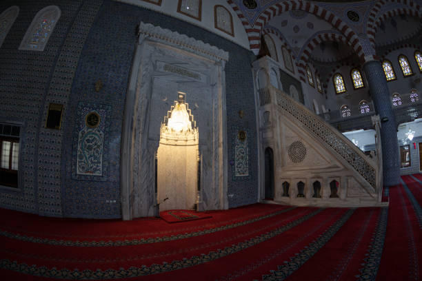 istock Interior Of Mevlidi Halil Mosque, Sanliurfa, Turkey 960634486