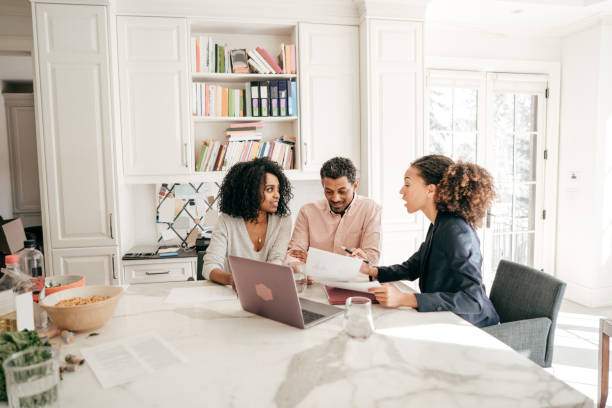 como conduzir o lucro para seu negócio - document strategy insurance business - fotografias e filmes do acervo