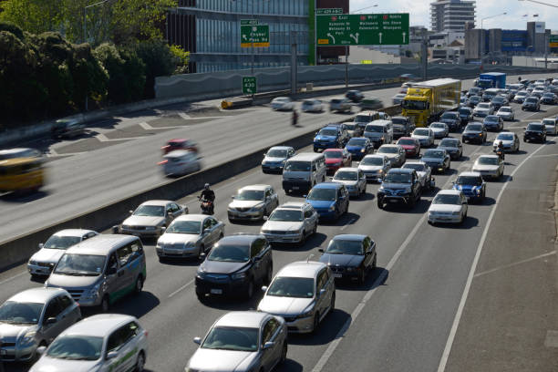 auckland motorways AUCKLAND, NEW ZEALAND, JANUARY 19, 2015: Congested outgoing traffic in the afternoon rushhour on an Auckland motorway, Northland, New Zealand on January 19, 2015 rat race stock pictures, royalty-free photos & images