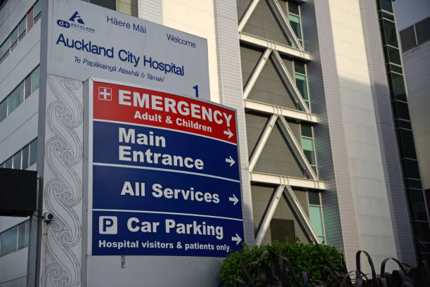 Auckland hospital Signage for the entrance to Auckland City Hospital, New Zealand auckland region photos stock pictures, royalty-free photos & images