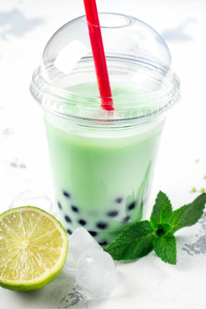 istock Refreshing homemade iced milky bubble tea with tapioca pearls 960777246