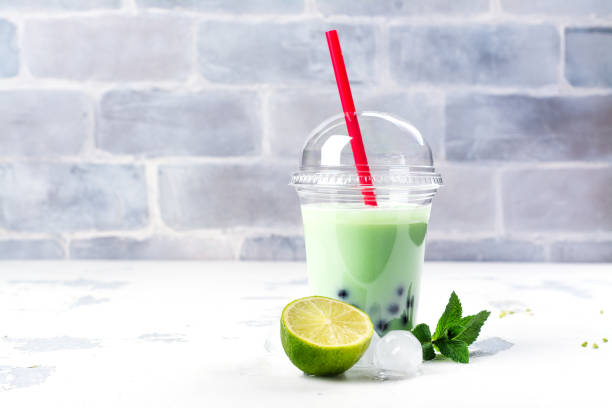 istock Refreshing homemade iced milky bubble tea with tapioca pearls 960777350