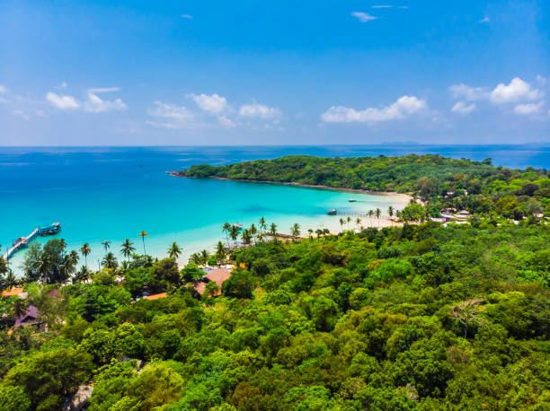 istock Scenic View Of Sea Against Sky 960784580