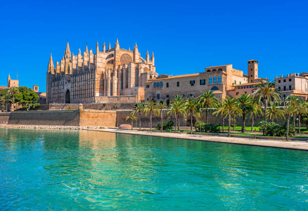 istock Spain Majorca, Palma Cathedral and Parc de la Mar 960862124