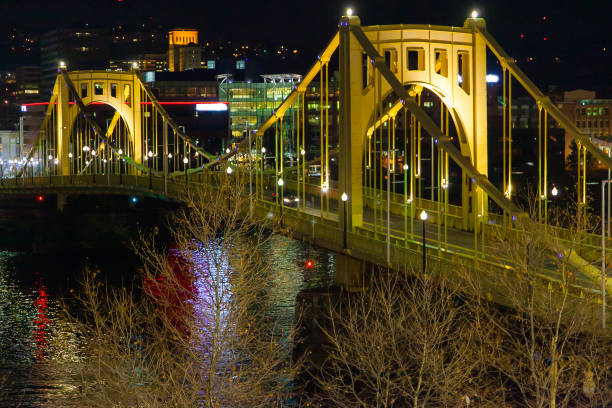 istock Pittsburgh - Downtown at night - Christmastime 960922316