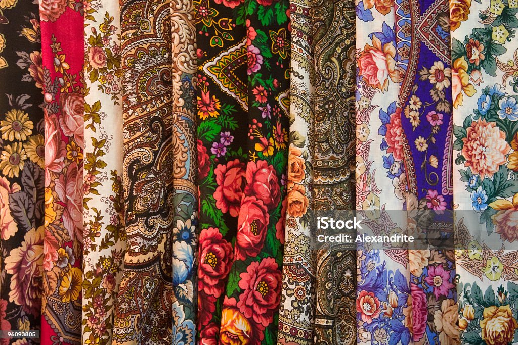 Hermosa belleza de Rusia folk kerchiefs tradicional - Foto de stock de Adulación libre de derechos