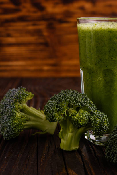 istock fresh broccoli juice on a wooden background 960977884