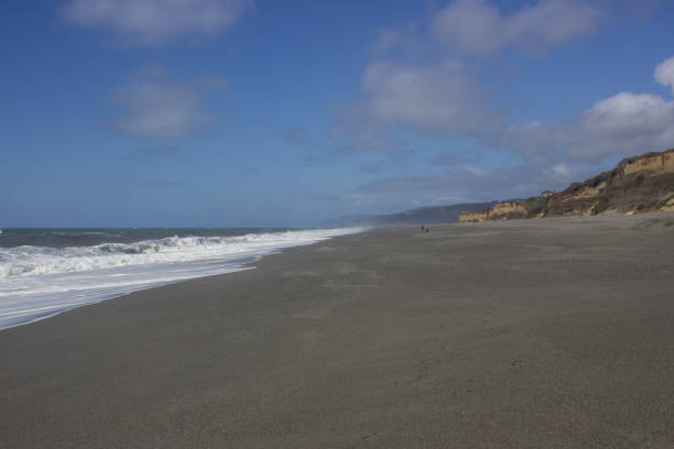 istock Seaside West Coast Rocky Beach Pacific Ocean Waves Surf 961039838
