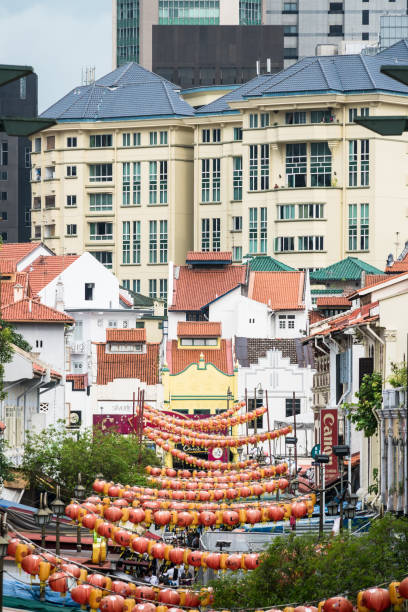 wysoki kąt widok na traiditional shophouses w singapurze chinatown w azji południowo-wschodniej. - density day asia southeast asia zdjęcia i obrazy z banku zdjęć