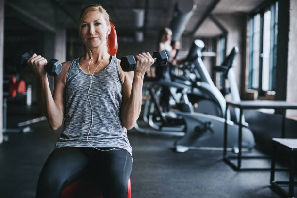 istock Toned arms are what she's after 961254718