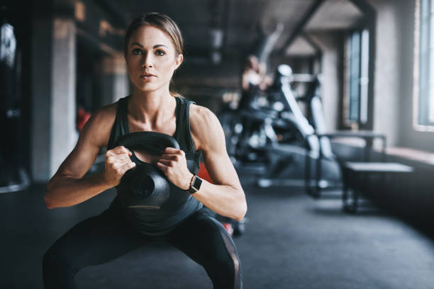 se mettre en forme un ascenseur à la fois - salle de gym photos et images de collection