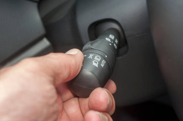 istock Left signal, turn signal 961266884