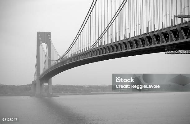 Most Verrazano Bridge - zdjęcia stockowe i więcej obrazów Czarno biały - Czarno biały, Most - Konstrukcja wzniesiona przez człowieka, Most Verrazano-Narrows
