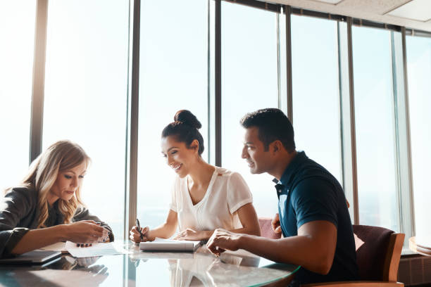 istock Getting expert financial advice from the pro herself 961308646