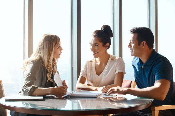 istock Getting some guidance on how to manage their money 961308858
