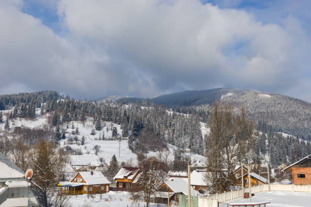 istock Houses in Vorokhta 961330116