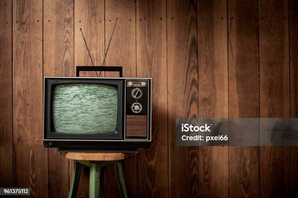 Foto de Televisão Vintage e mais fotos de stock de Televisor - Televisor, Antigo, 1980-1989