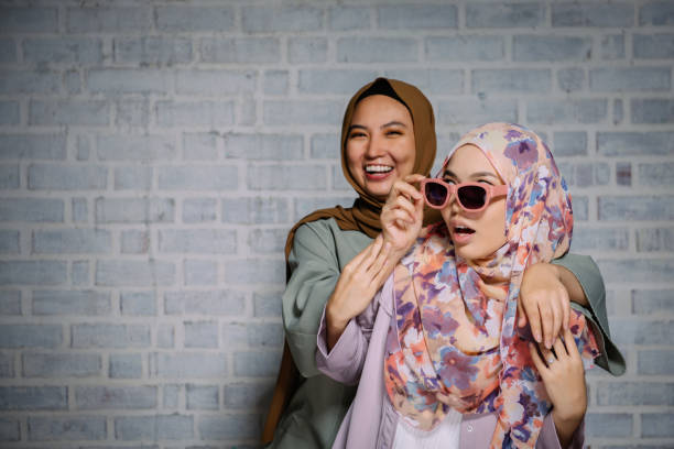 istock Girls showing Togetherness 961403596