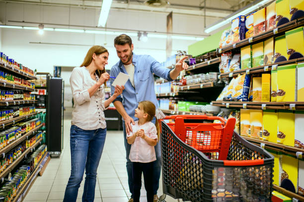 istock Family shopping 961411596
