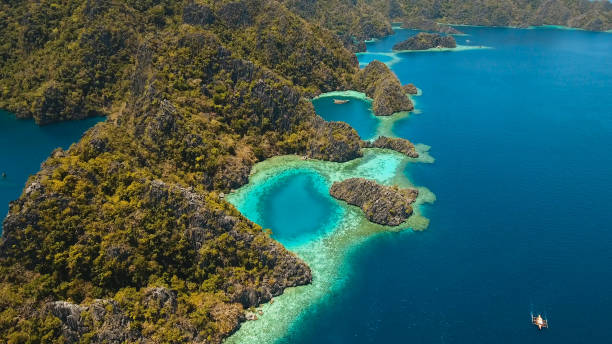 istock Mountain lake Barracuda on a tropical island, Philippines, Coron, Palawan 961446950