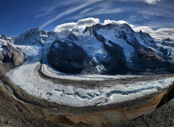 monte rosa landscape of alpine glacier and dufourspitze highest mount in swiss alps at switzerland from gornergrat near zermatt village cloudy blue sky - liskamm imagens e fotografias de stock