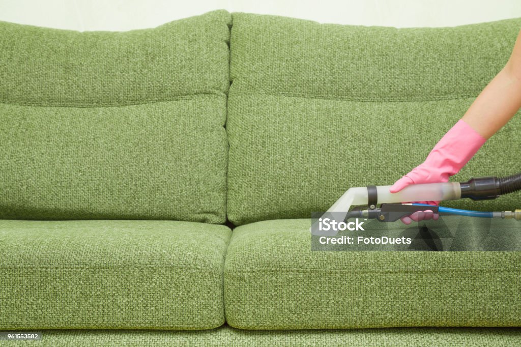 metaal Onderverdelen Vooruitgaan Dry Cleaners Employee Hand Cleaning A Green Sofa With Professionally  Extraction Method Textile Upholstered Furniture Early Spring Regular  Cleanup Commercial Cleaning Company Service Concept Stock Photo - Download  Image Now - iStock