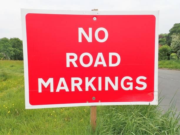 istock No Road Markings sign 961560792