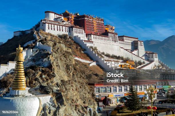 Potala Monastery In Lhasa Tibet Autonomous Region China Stock Photo - Download Image Now
