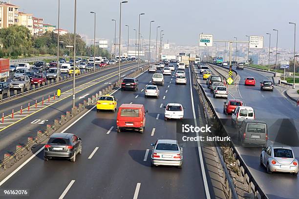 Highway Stockfoto und mehr Bilder von Auto - Auto, Deutsche Autobahn, Farbbild