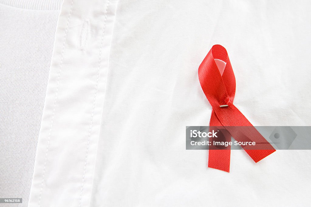Лента символ борьбы со СПИДом - Стоковые фото Красный роялти-фри