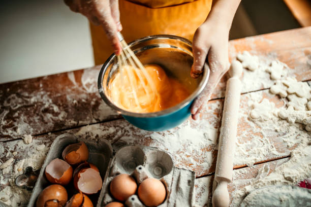 oeufs pour le désert - muffin food rustic table photos et images de collection