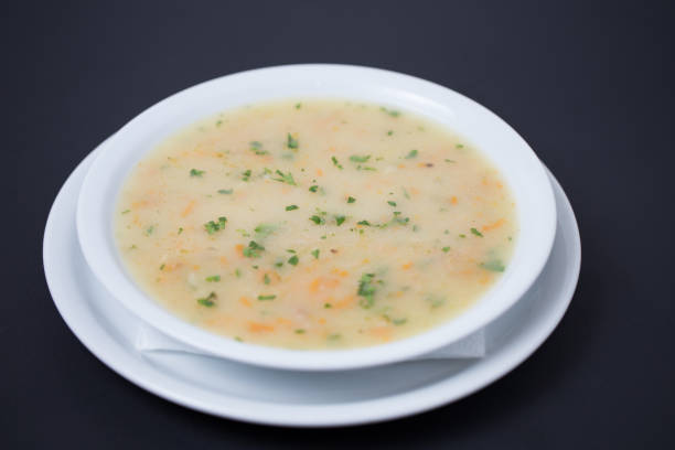 pollo sopa de crema - sopa de crema fotografías e imágenes de stock