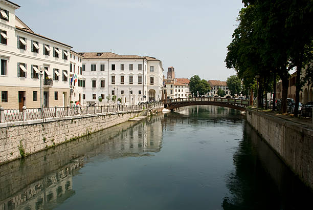 Canal em Treviso - fotografia de stock