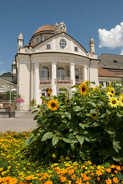 Kurhaus em Merano - fotografia de stock