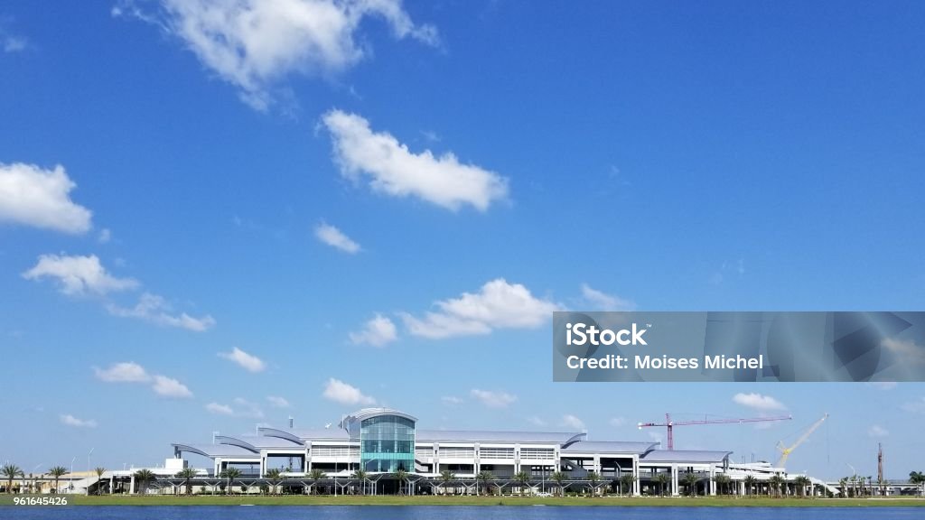 Terminal del aeropuerto de Orlando - Foto de stock de Orlando - Florida libre de derechos