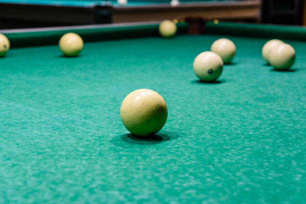 istock Balls on the green cloth. Russian billiard 961666974