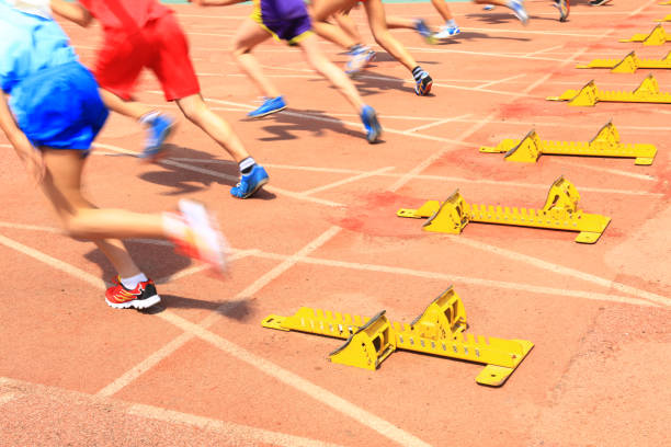 istock Sports meeting, the athlete sprint start 961697010
