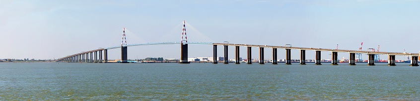 Shooting of the bridge of Saint Nazaire, beginning of the works from 1972 to 1975 with a length of 720 meters for the metal part on a total of 3356 meters, at zoom 18/135, 200 iso, f 16, 1/160 second