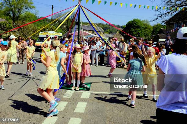 Maypole Dance Derbyshire Egyesült Királyság témájú stock fotó – Kép letöltése most - Májusfa, Majális, Nagy-britannia