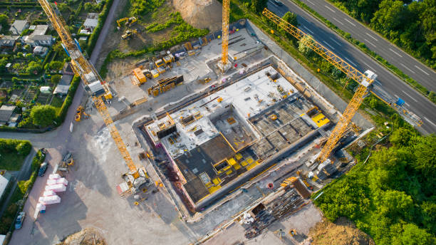 工事現場及び機器 - 空撮 - crane construction equipment construction equipment ストックフォトと画像