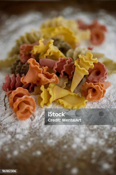 Pasta Colorata - Fotografie stock e altre immagini di Barbabietola - Barbabietola, Carota, Cibi e bevande