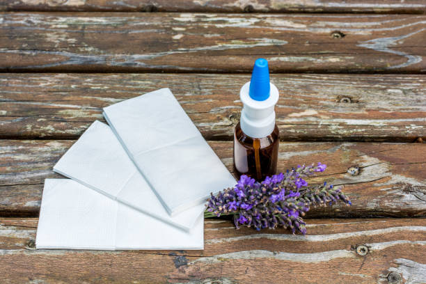 lenços e spray nasal, decorado com lavanda - rape flower - fotografias e filmes do acervo