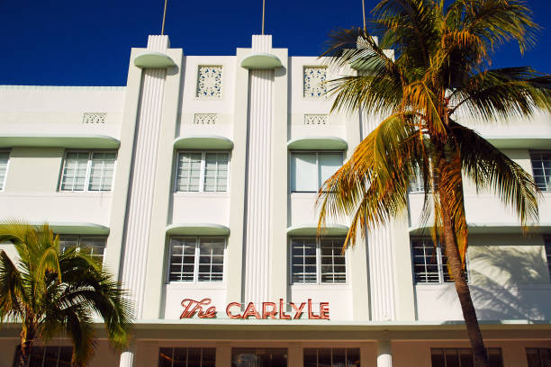 o art deco carlyle hotel, em miami beach - art deco art deco district miami florida south beach - fotografias e filmes do acervo