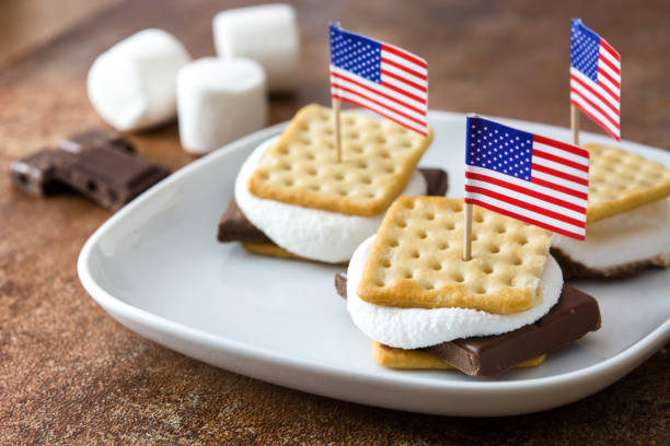 istock Homemade smore and USA flag 961872366