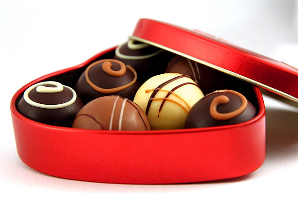 chocolate para o dia dos namorados - chocolate candy gift package chocolate imagens e fotografias de stock