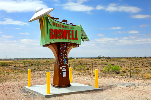 Roswell Welcome Sign Stock Photo - Download Image Now - Roswell, New  Mexico, UFO - iStock